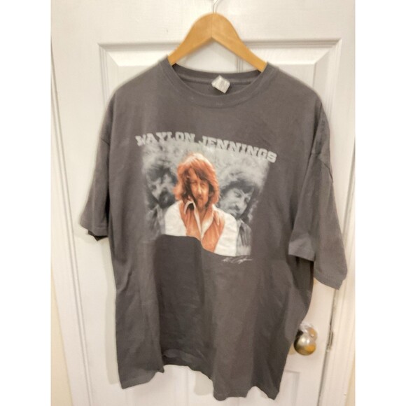 Fruit of the Loom Other - waylon jennings t shirt